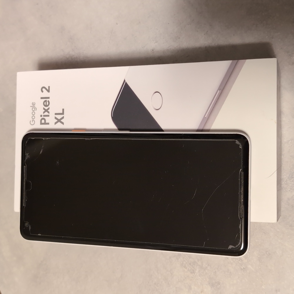 Google Pixel 2 XL 64GB in White (Used)